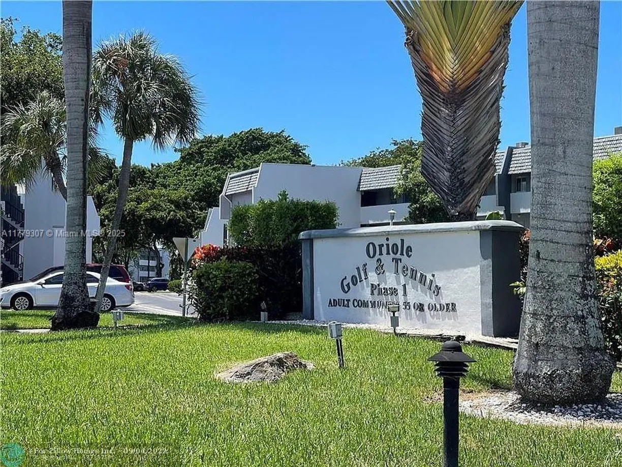 South Florida Real Estate | View 7887 Golf Cir Dr, 206 | Listing