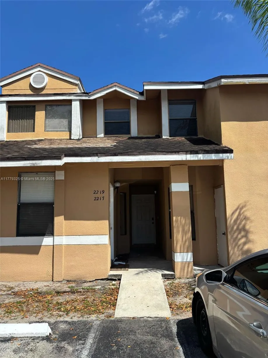 South Florida Real Estate | View 2217 SW 80th Ter, 1 | 2 Beds, 2 Baths