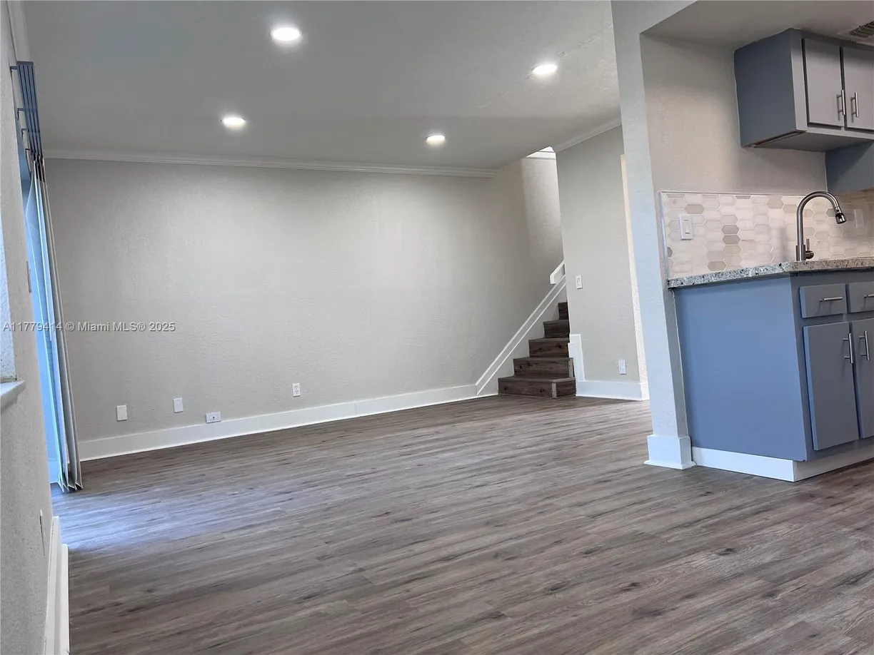 South Florida Real Estate | View  | Listing