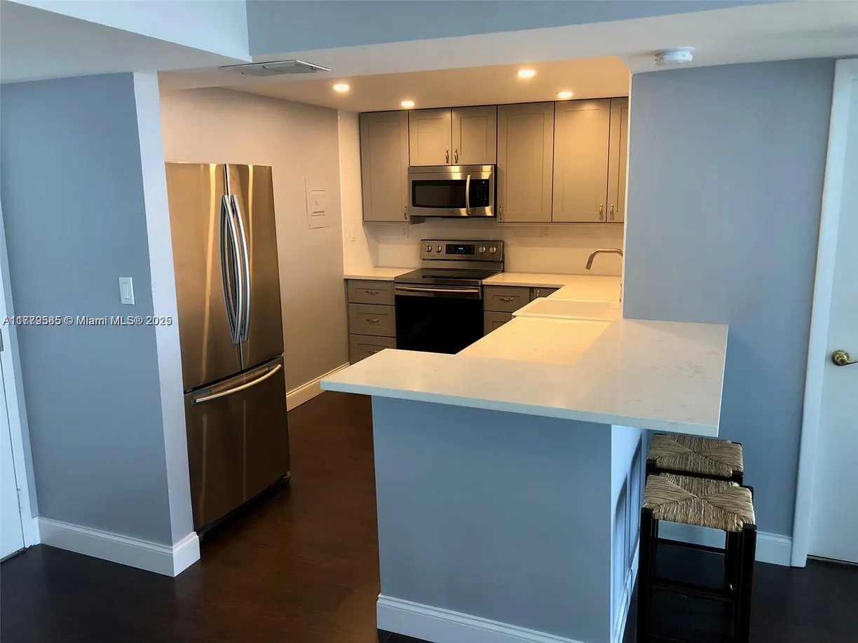 South Florida Real Estate | View 525 N Ocean Blvd, 1121 | Listing