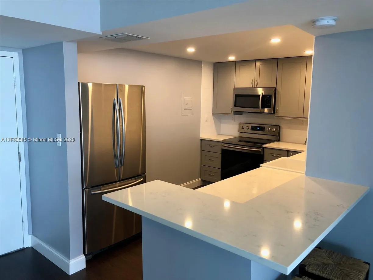 South Florida Real Estate | View 525 N Ocean Blvd, 1121 | Listing