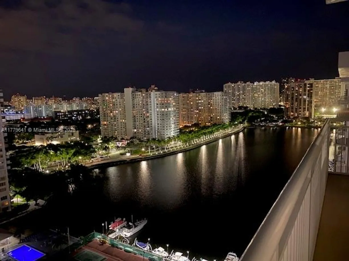 South Florida Real Estate | View 18061 Biscayne Blvd, PH02-2 | 2 Beds, 2 Baths