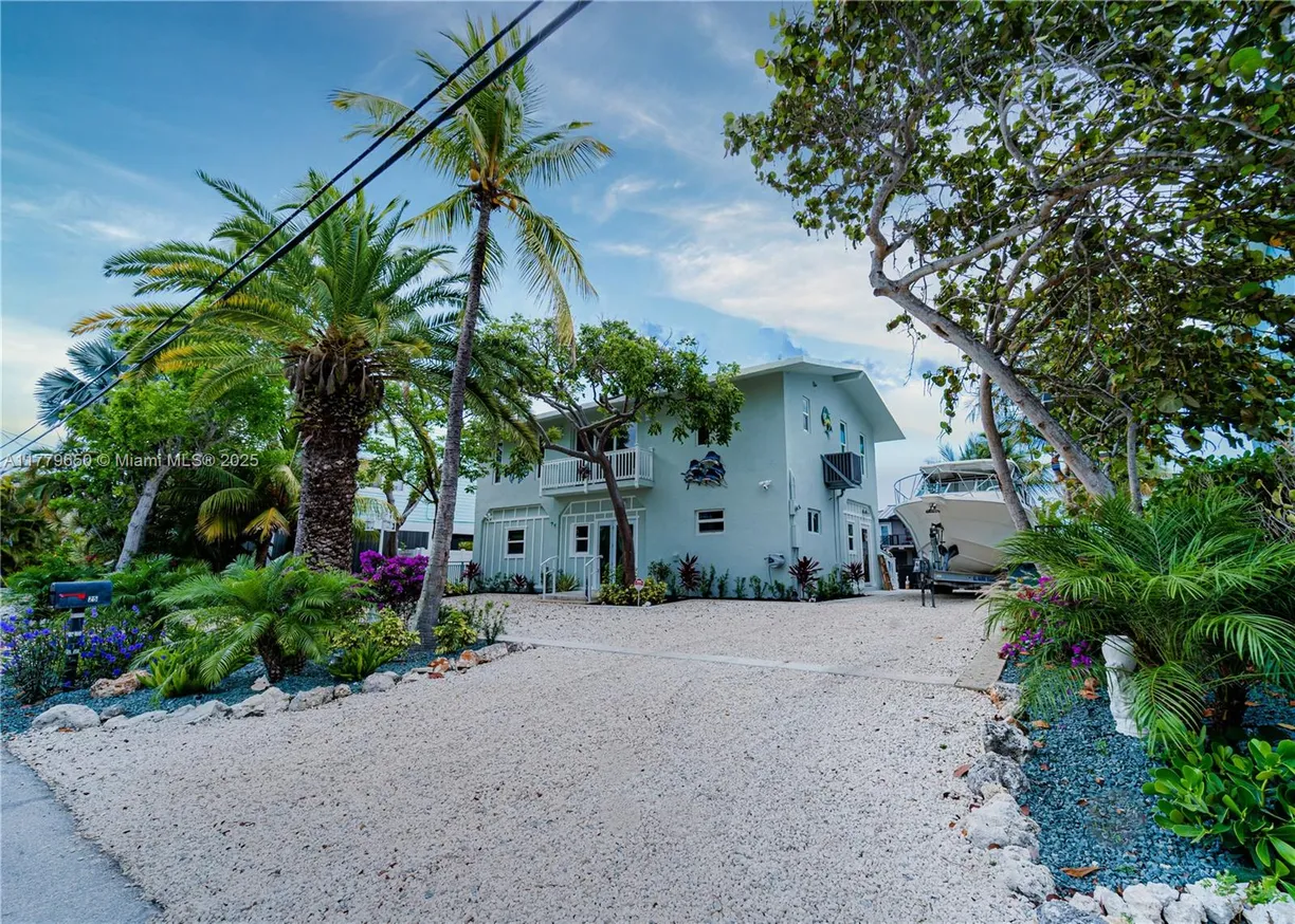 South Florida Real Estate | View 25 N Blackwater Ln | Listing