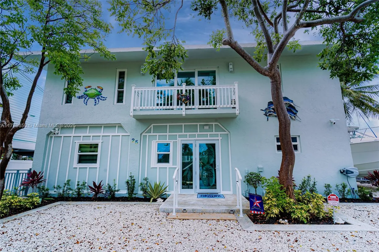 South Florida Real Estate | View 25 N Blackwater Ln | 3 Beds, 3 Baths
