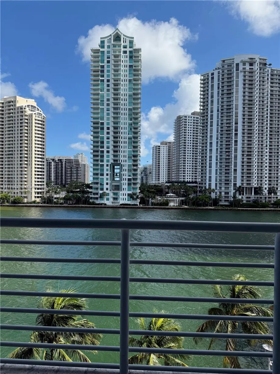 South Florida Real Estate | View 325 S Biscayne Blvd, 621 | Listing