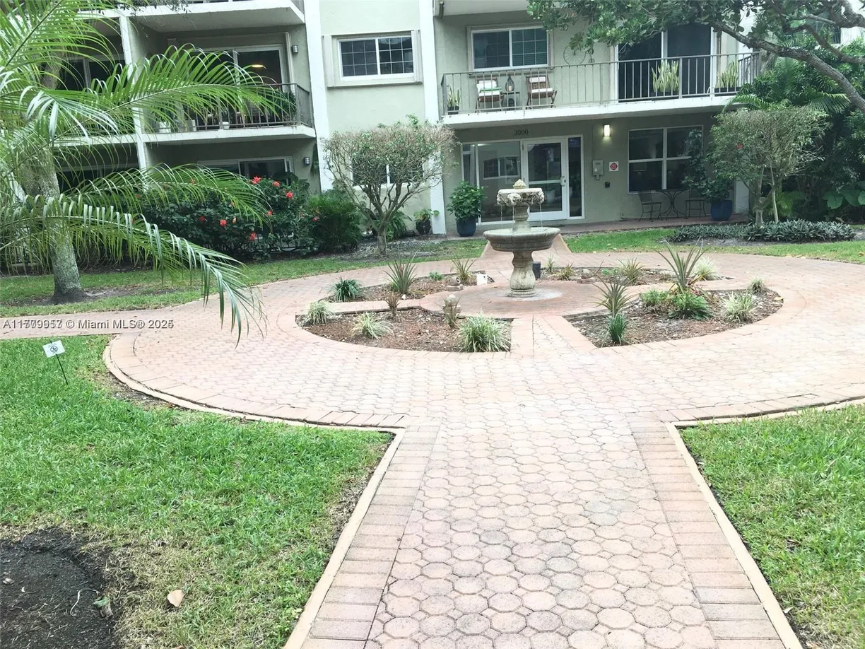 South Florida Real Estate | View 3002 NE 5th Ter, 216-B | 2 Beds, 2 Baths