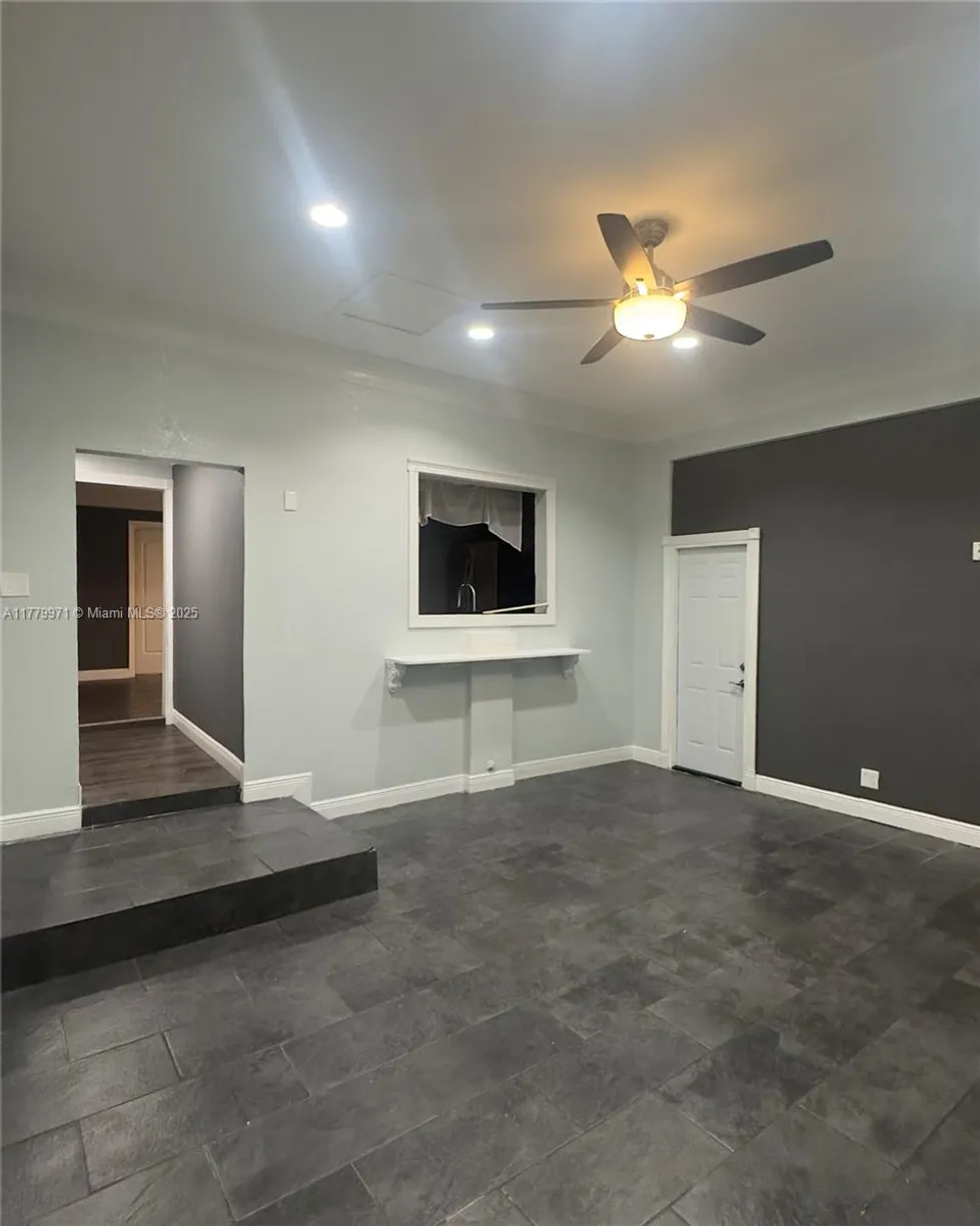 South Florida Real Estate | View 2218 Harding St | Listing