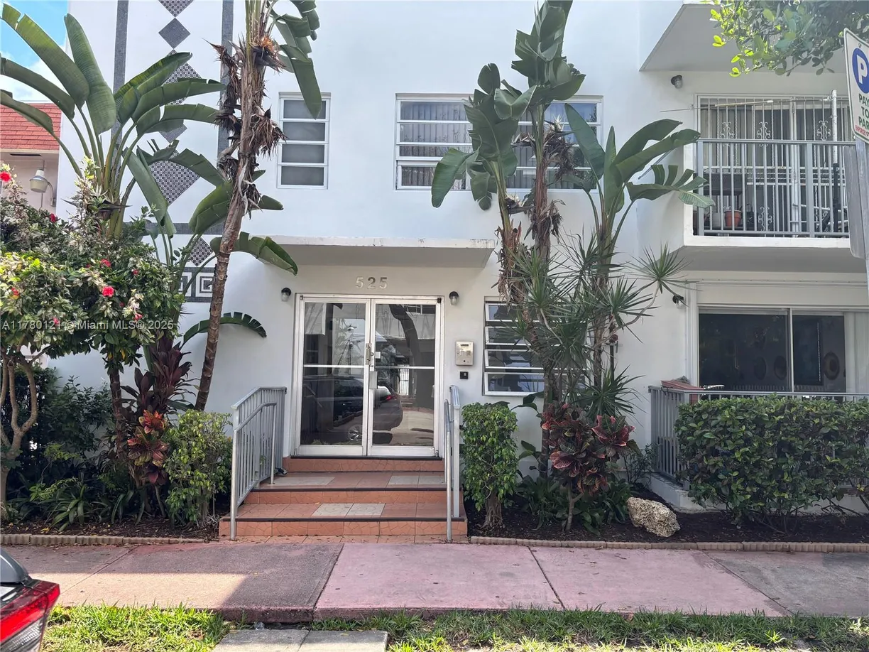 South Florida Real Estate | View 525 Meridian Ave, 102 | 1 Bed, 1 Bath
