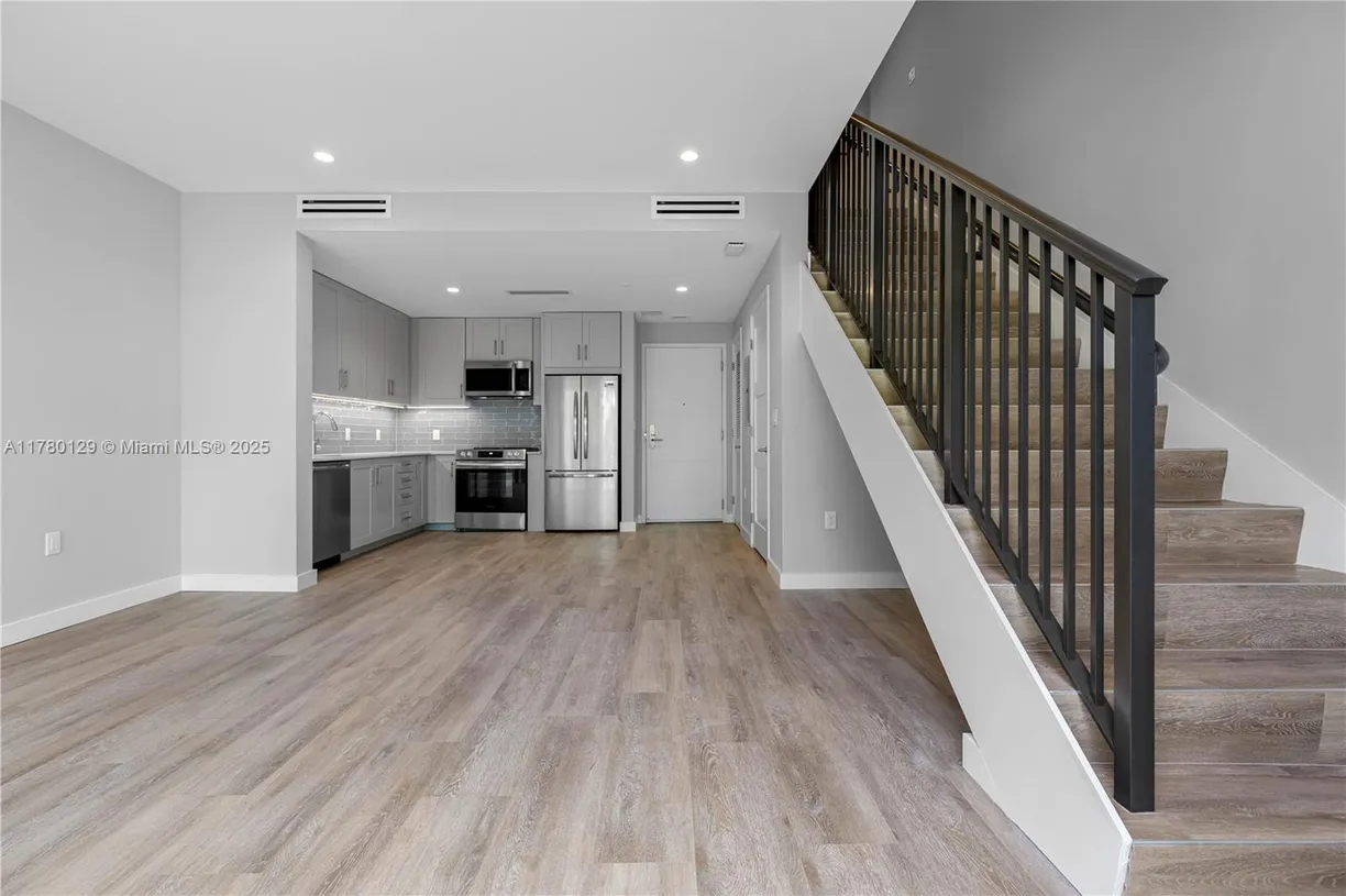 South Florida Real Estate | View 3335 Thomas Ave, 213 | 1 Bed, 1 Bath