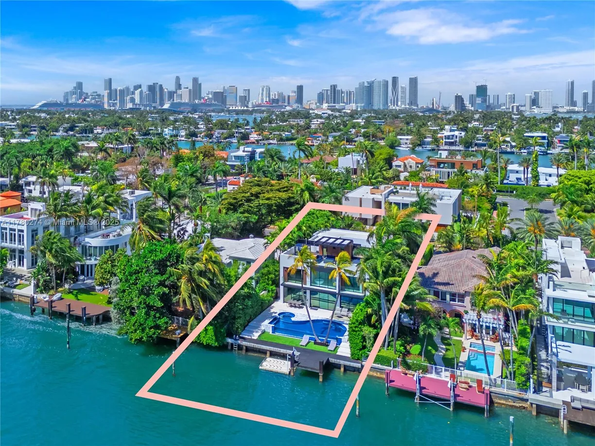 South Florida Real Estate | View 247 E Rivo Alto Dr | 6 Beds, 6 Baths