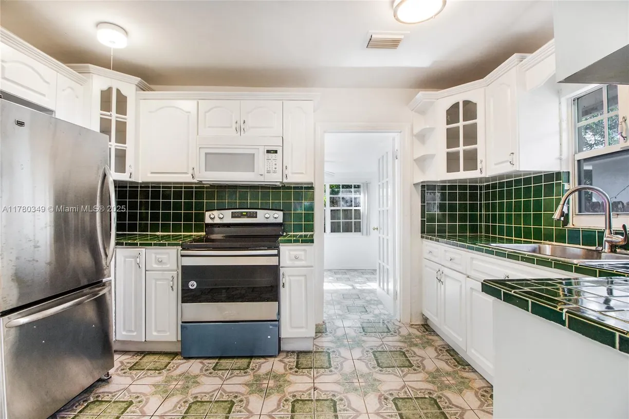 South Florida Real Estate | View 38 NE 50th Ter, 3 | Listing