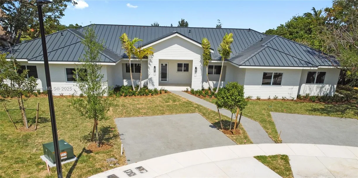 South Florida Real Estate | View 4729 SW 87 Ct, 4729 | 3 Beds, 2 Baths