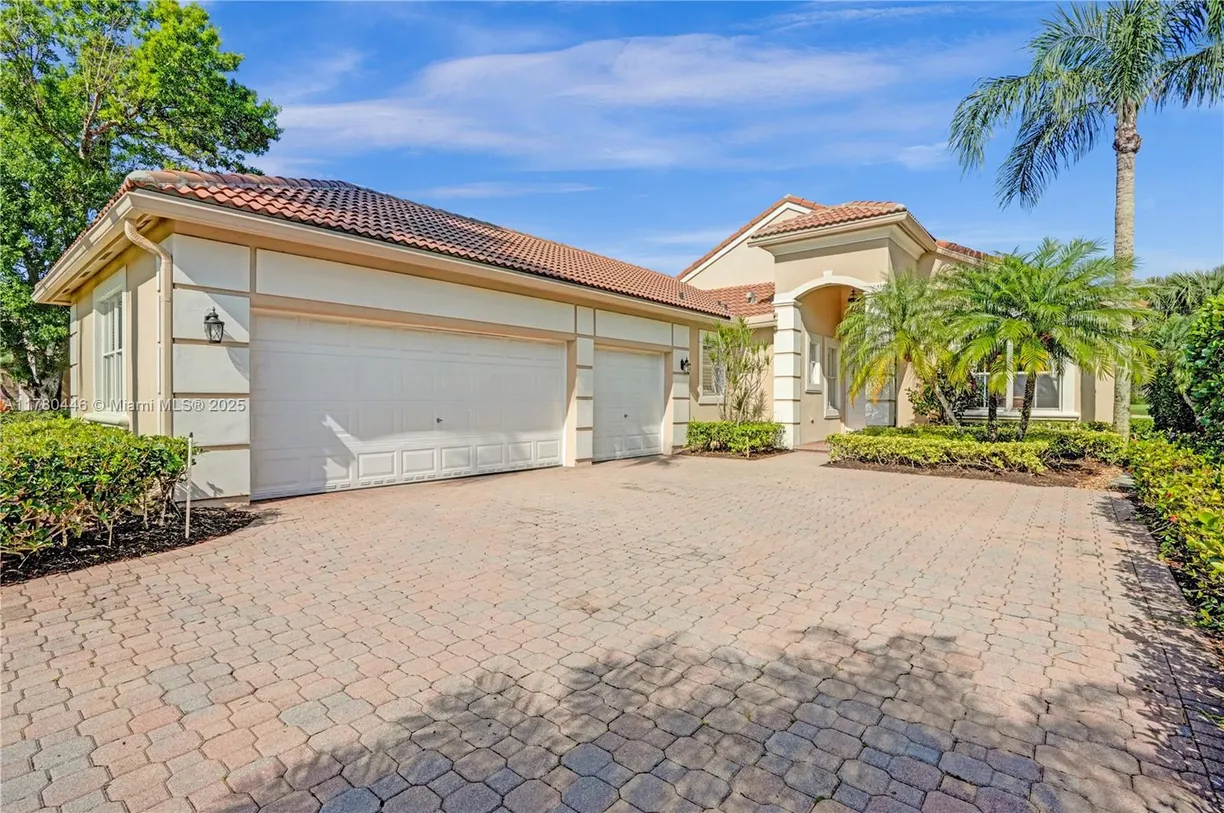 South Florida Real Estate | View 8246 S Spyglass Dr | 3 Beds, 2 Baths