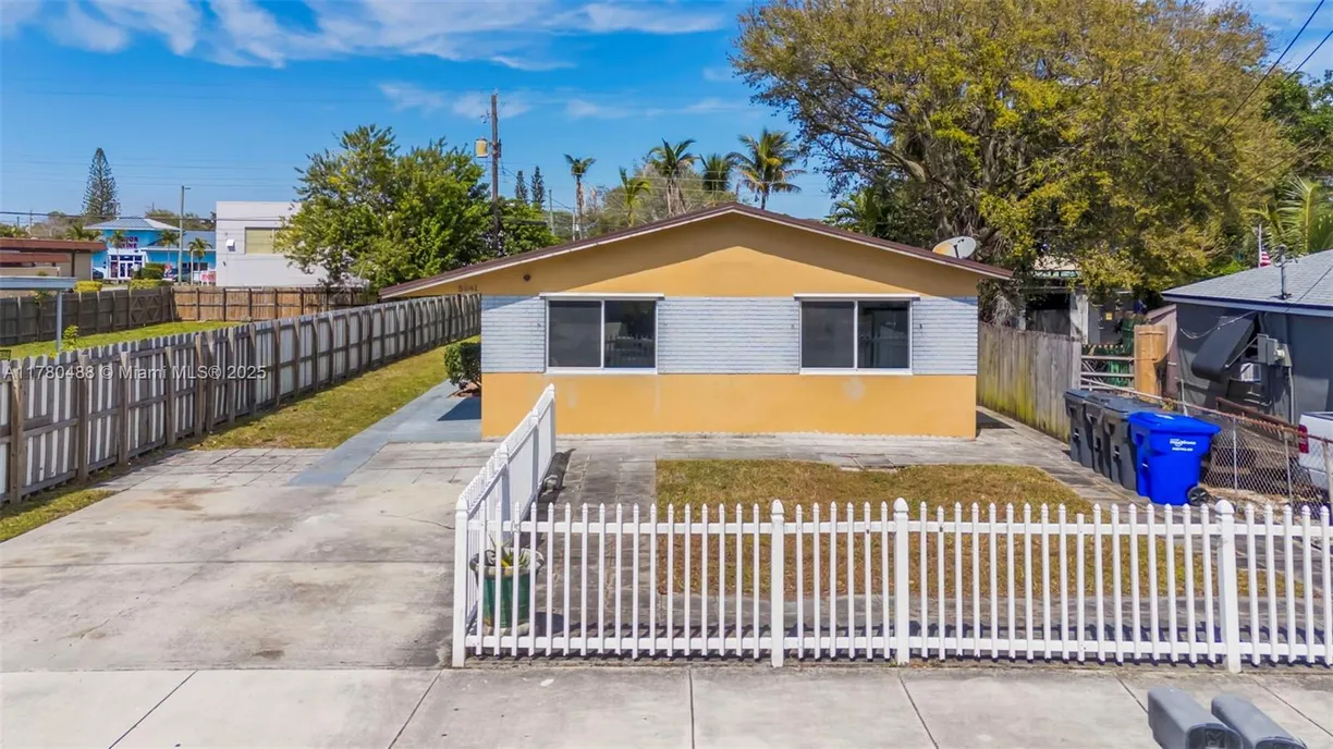 South Florida Real Estate | View 5841 Lincoln St, 1 | 2 Beds, 1 Bath