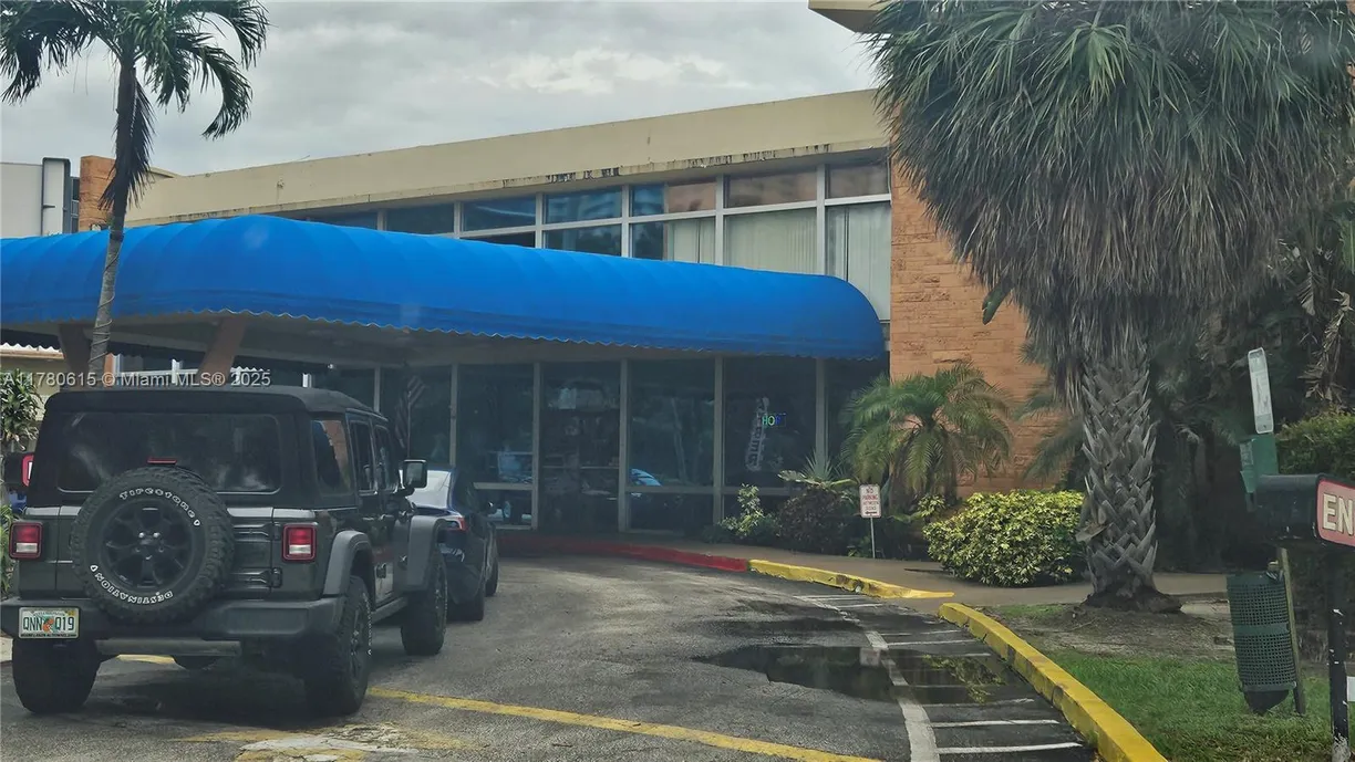 South Florida Real Estate | View 26 Diplomat Pkwy, 2259 | Listing