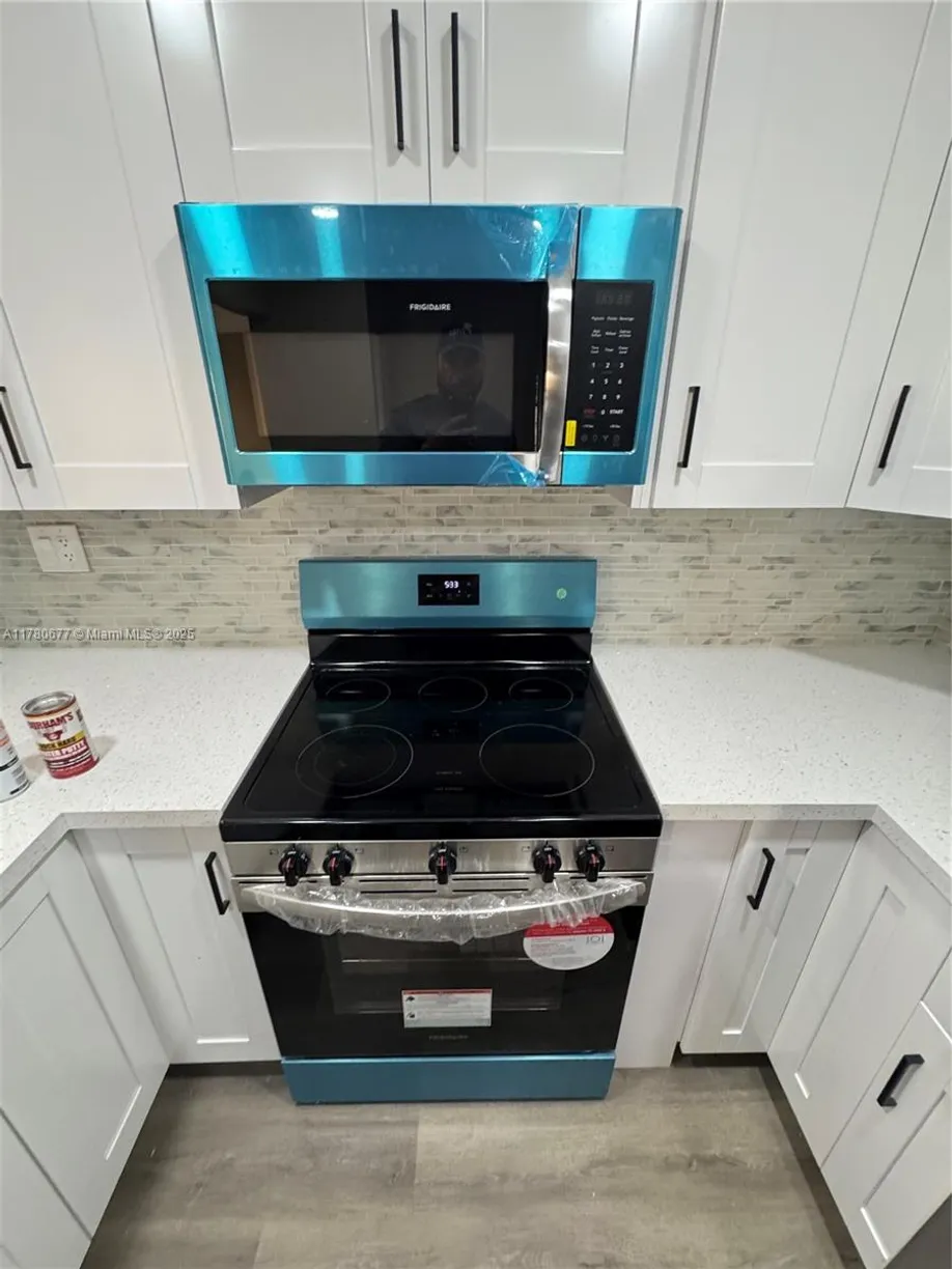 South Florida Real Estate | View 6192 Pine Tree Ln, D | Listing