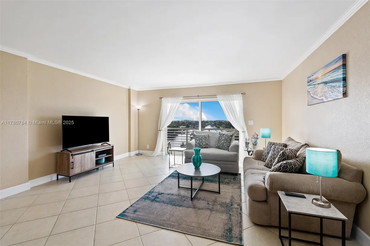 South Florida Real Estate | View 2900 NE 30th St, 7G | Listing
