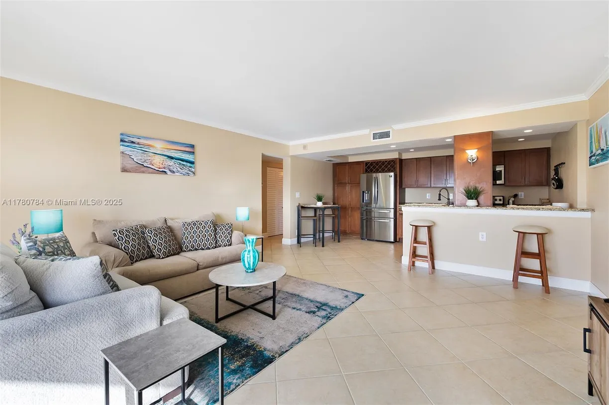 South Florida Real Estate | View 2900 NE 30th St, 7G | 2 Beds, 2 Baths
