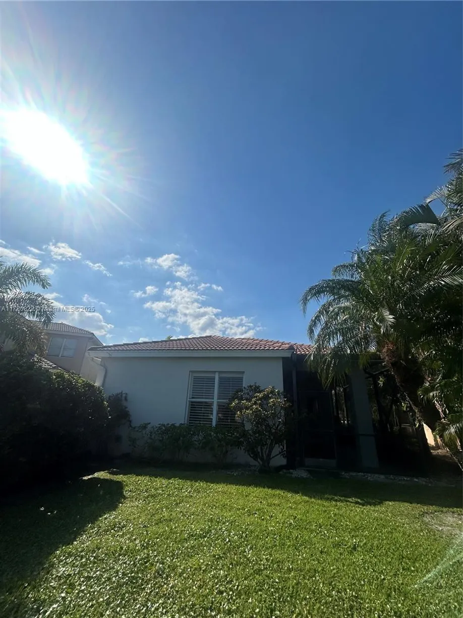 South Florida Real Estate | View 240 Isle Verde Way | Listing