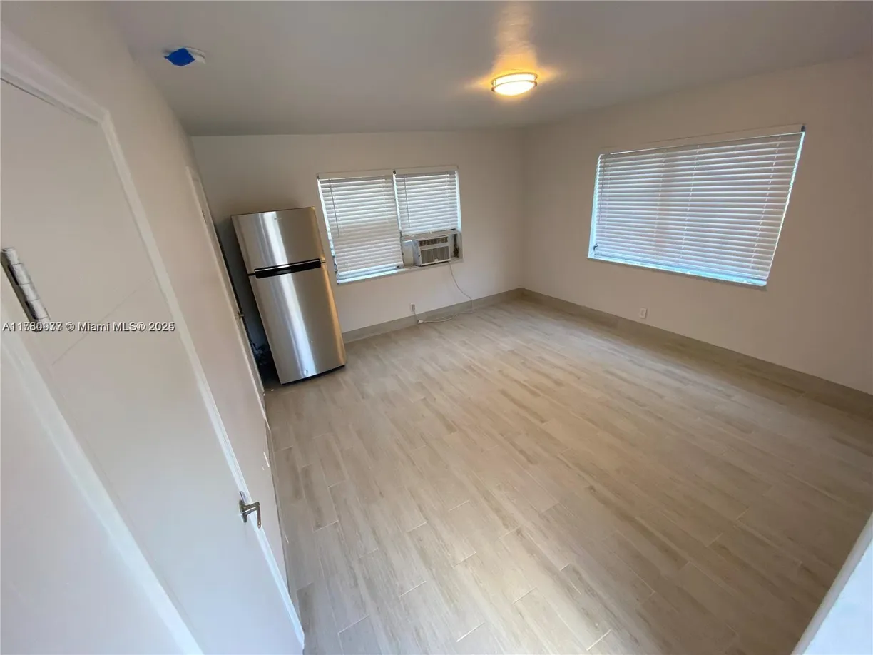 South Florida Real Estate | View 1723 Liberty St, 6 | 1 Bath