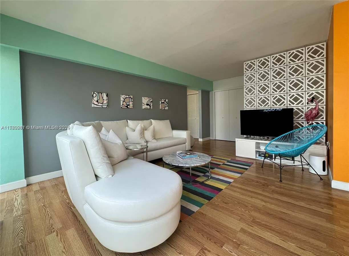 South Florida Real Estate | View 1400 Pennsylvania Ave, 8 | 1 Bed, 1 Bath
