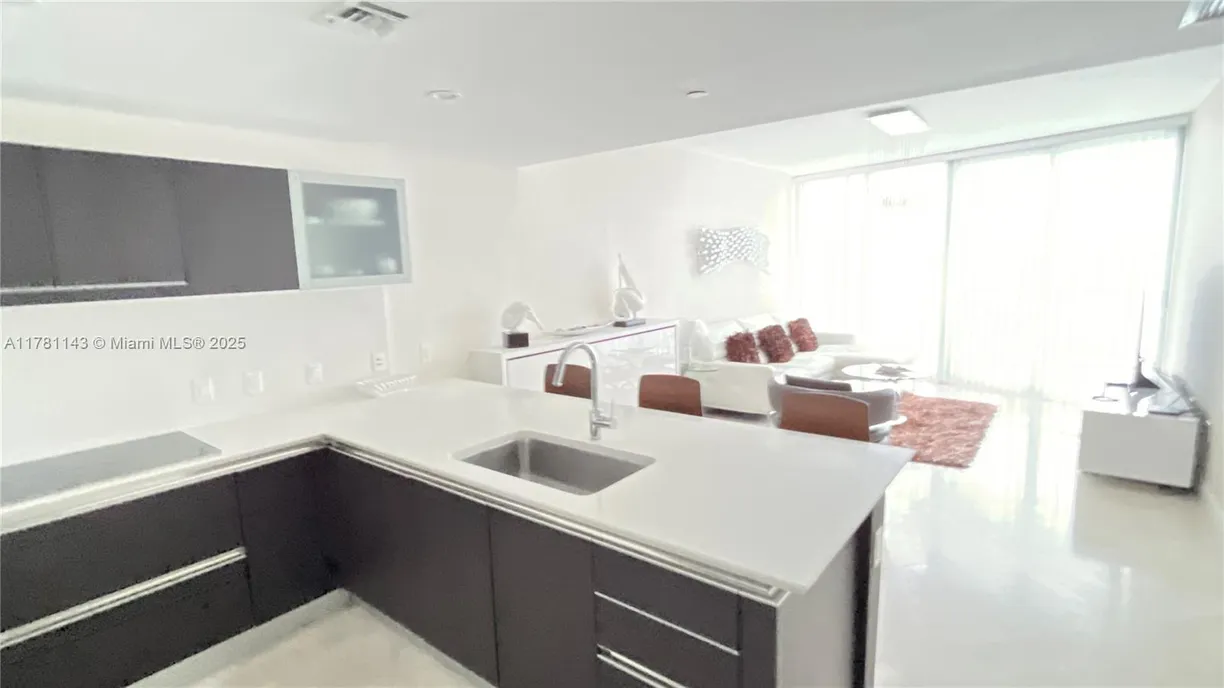 South Florida Real Estate | View 17001 Collins Ave, 2006 | Listing