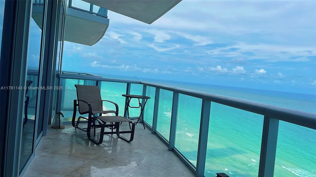 South Florida Real Estate | View 17001 Collins Ave, 2006 | 1 Bed, 1 Bath