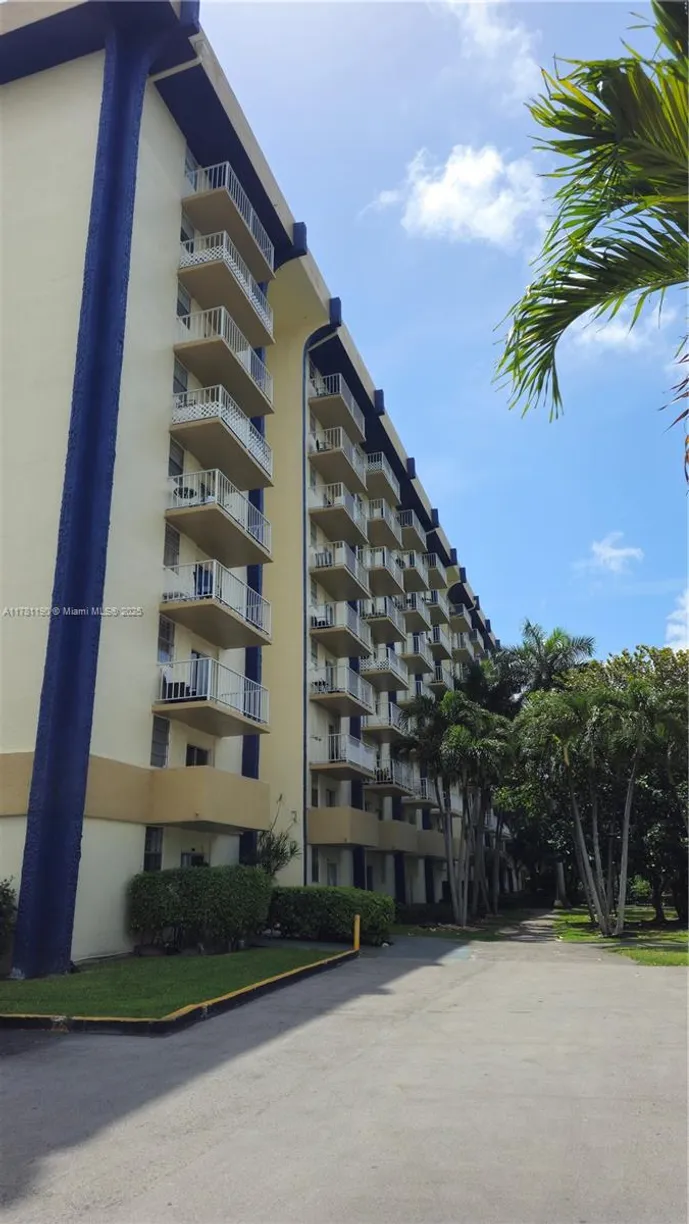 South Florida Real Estate | View 4550 NW 9th St, 505E | 1 Bed, 1 Bath