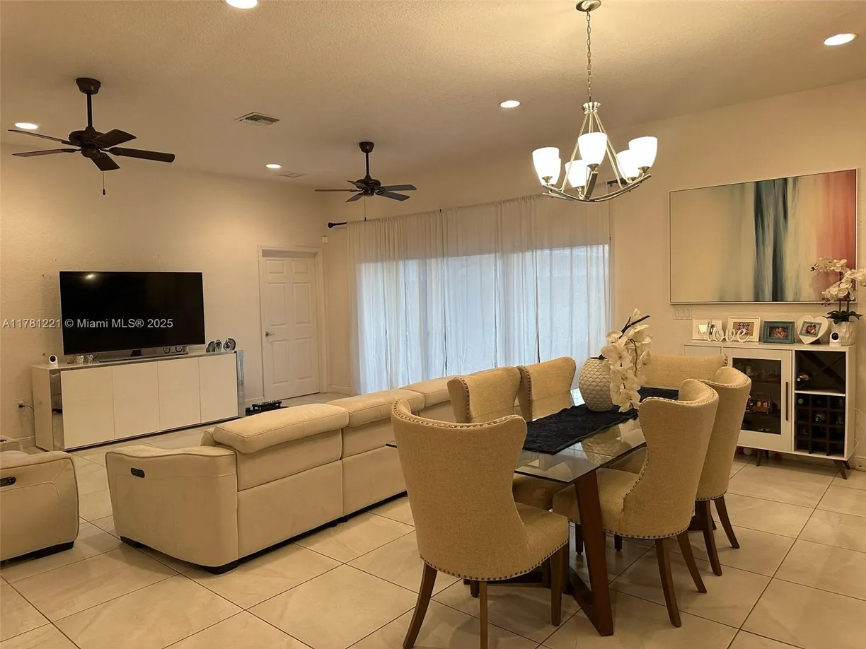 South Florida Real Estate | View 210 SW 4th St, 210 | Listing