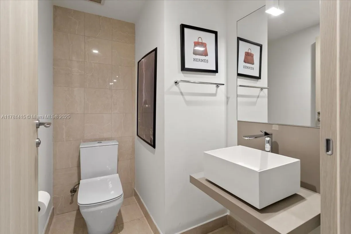 South Florida Real Estate | View 1000 Brickell Plz, 3303 | Listing