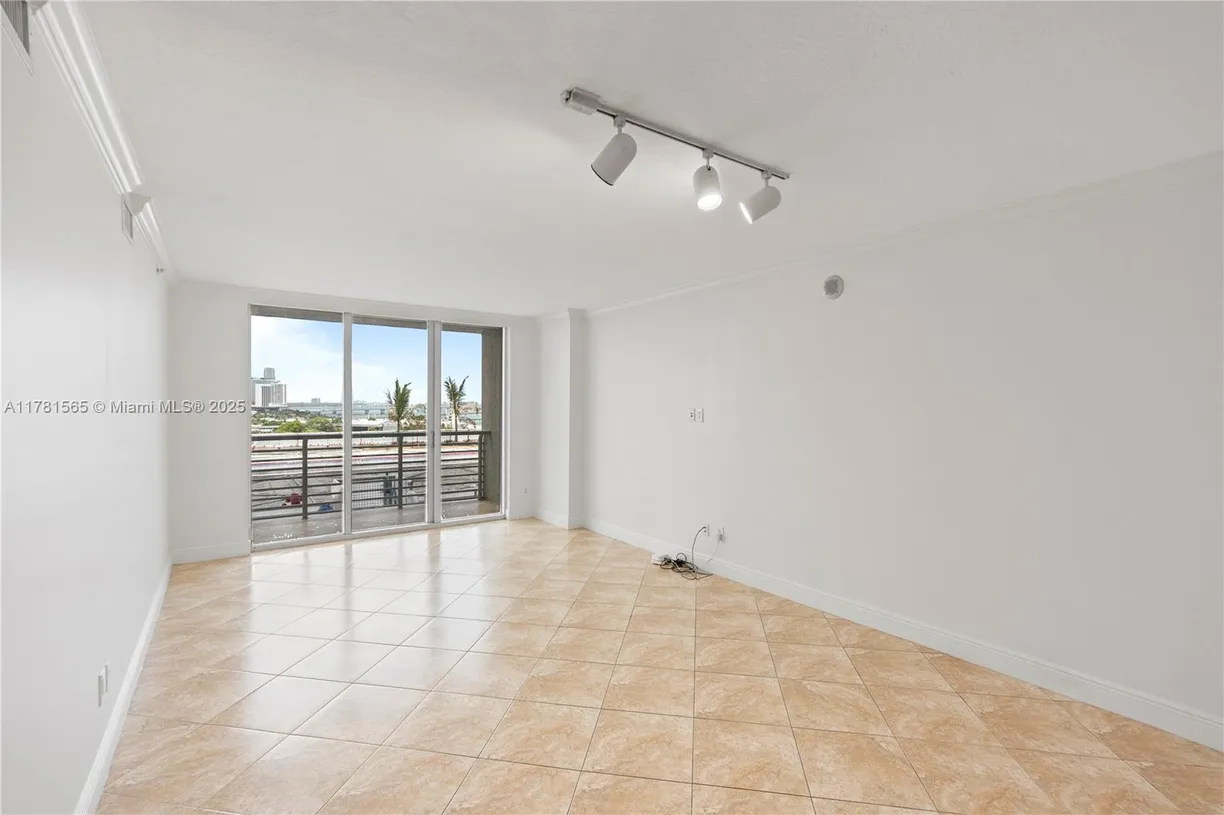 South Florida Real Estate | View 325 S Biscayne Blvd, 1214 | Listing