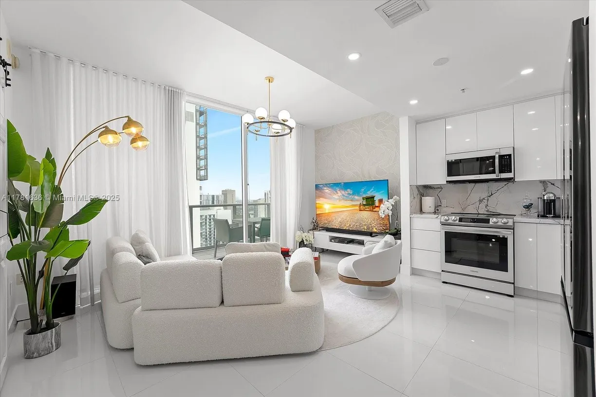 South Florida Real Estate | View 300 S Biscayne Blvd, T-3709 | 1 Bed, 1 Bath