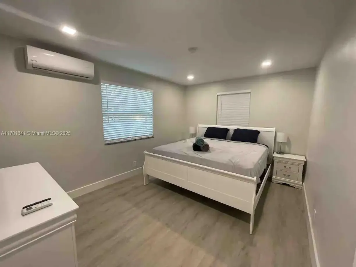 South Florida Real Estate | View 1925 Dewey St, 1927 | Listing