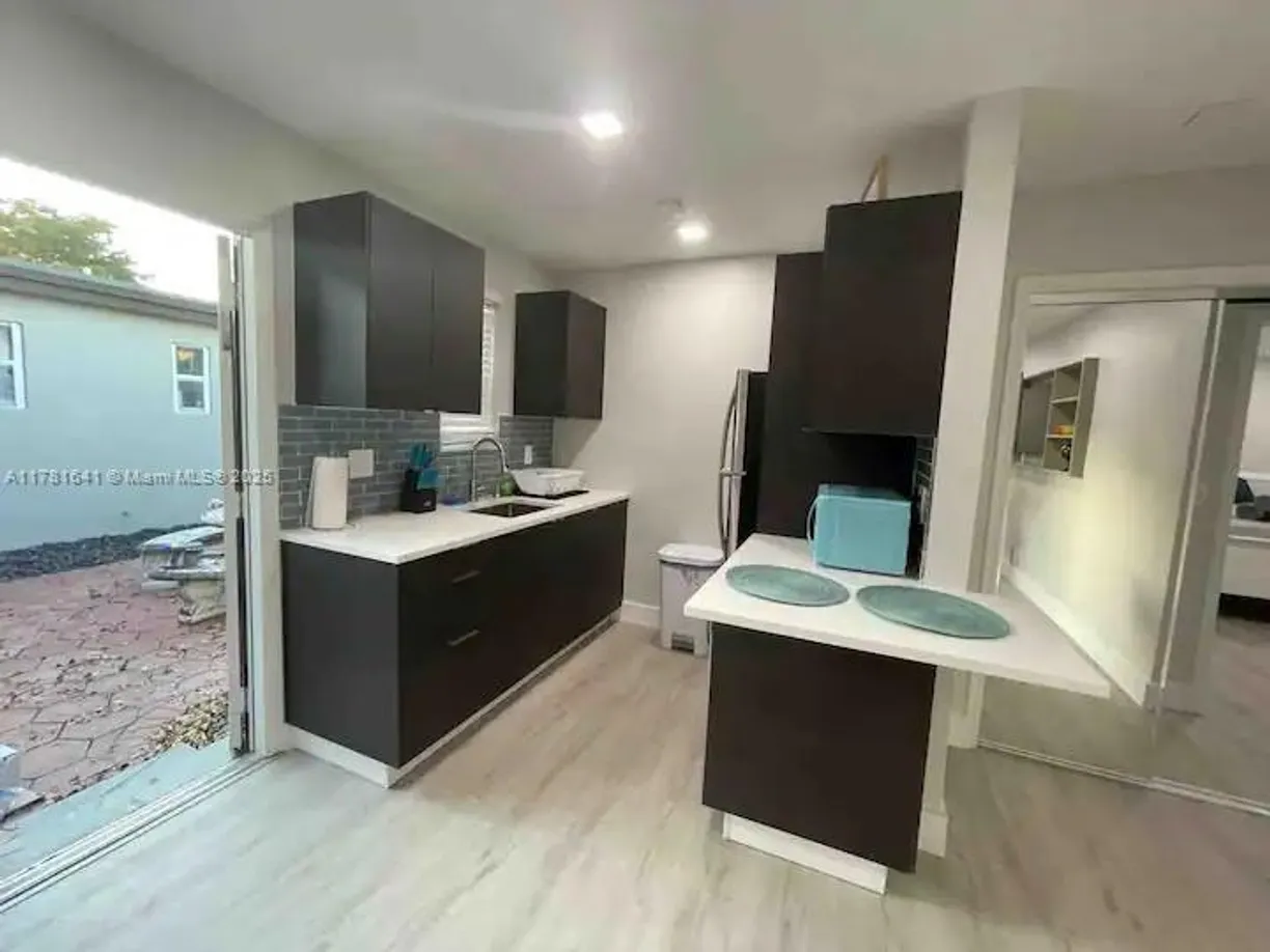 South Florida Real Estate | View 1925 Dewey St, 1927 | Listing
