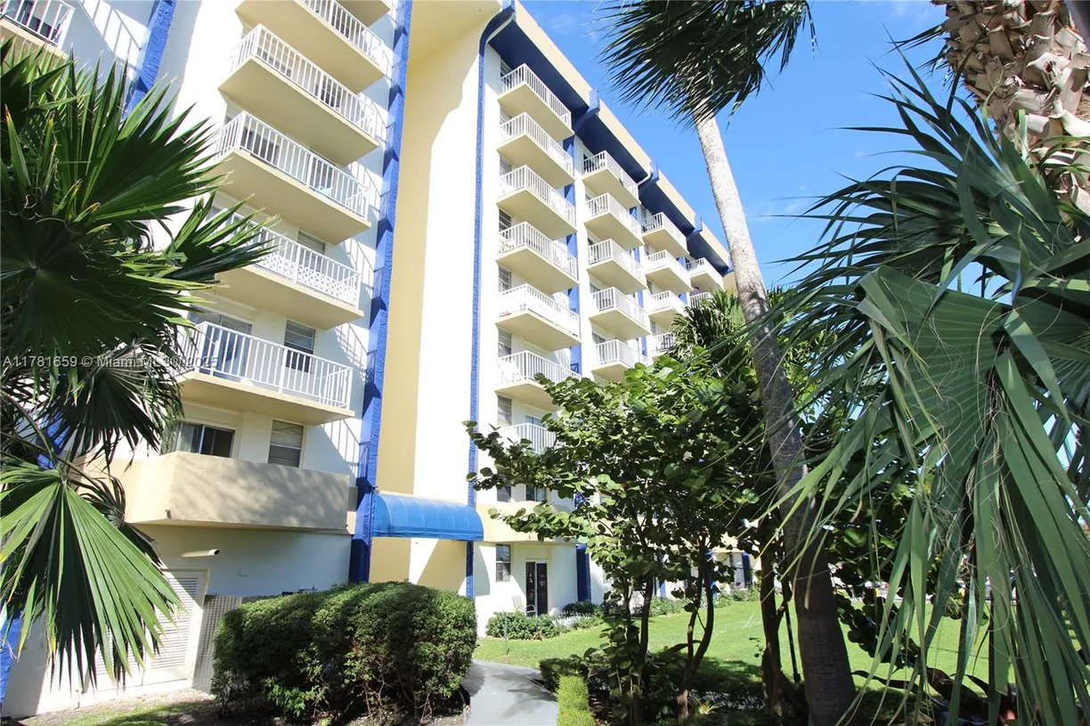 South Florida Real Estate | View 801 NW 47th Ave, 804W | 1 Bed, 1 Bath