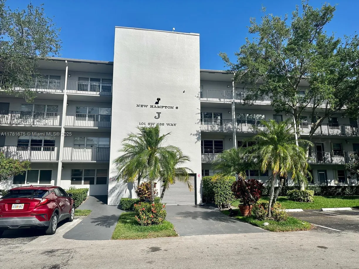 South Florida Real Estate | View 101 SW 132nd Way, 309J | 1 Bed, 1 Bath
