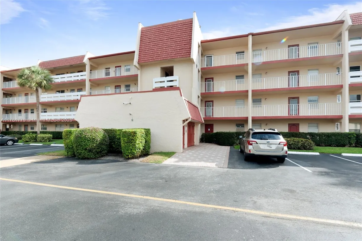South Florida Real Estate | View 1020 Country Club Dr, 206 | Listing