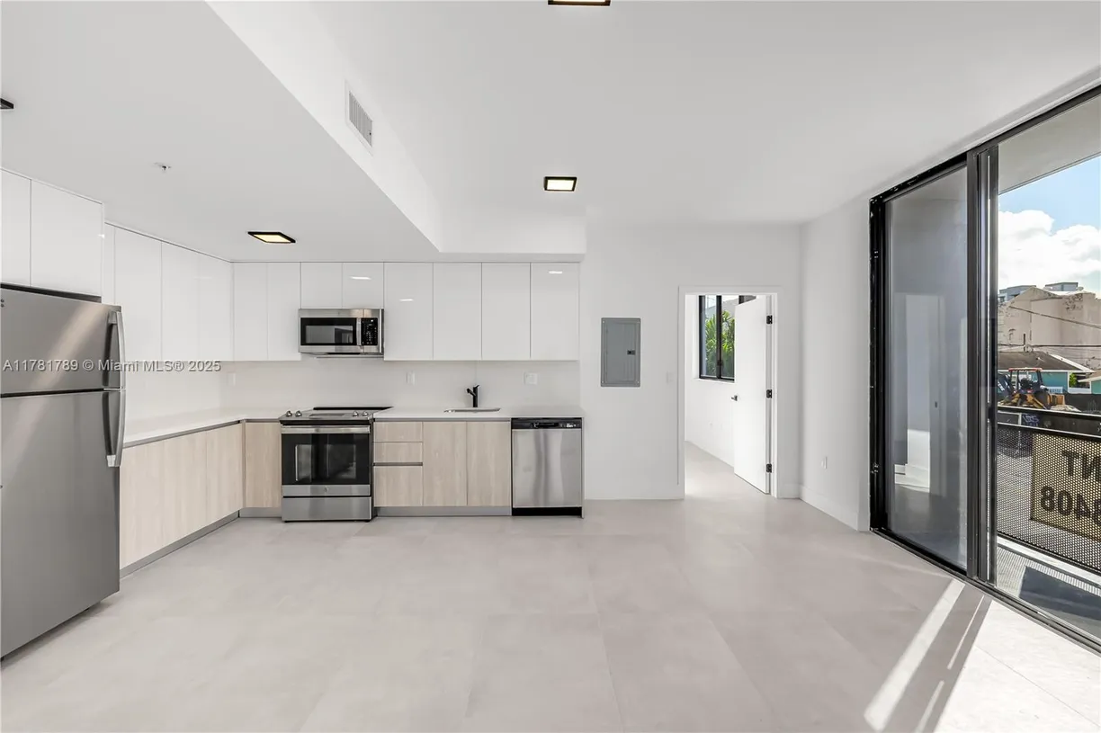 South Florida Real Estate | View 1547 NW 2nd St, 203 | Listing