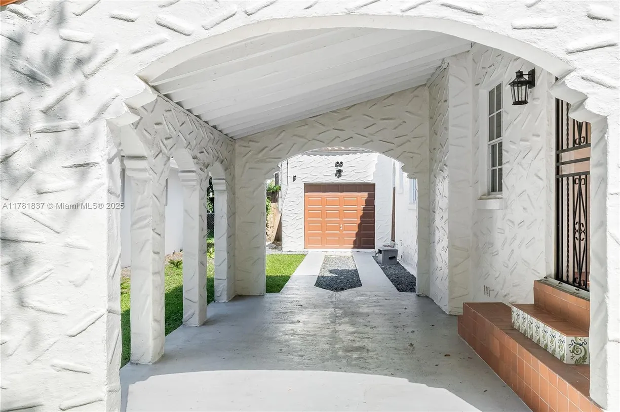 South Florida Real Estate | View 829 Lorca St | Listing