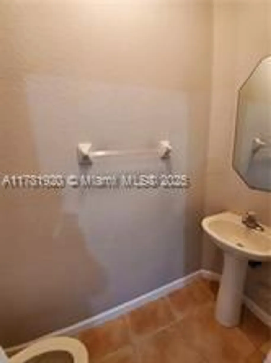 South Florida Real Estate | View 8855 N Isles Cir | Listing