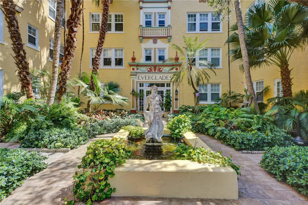 South Florida Real Estate | View 536 14th St, 202 | Listing