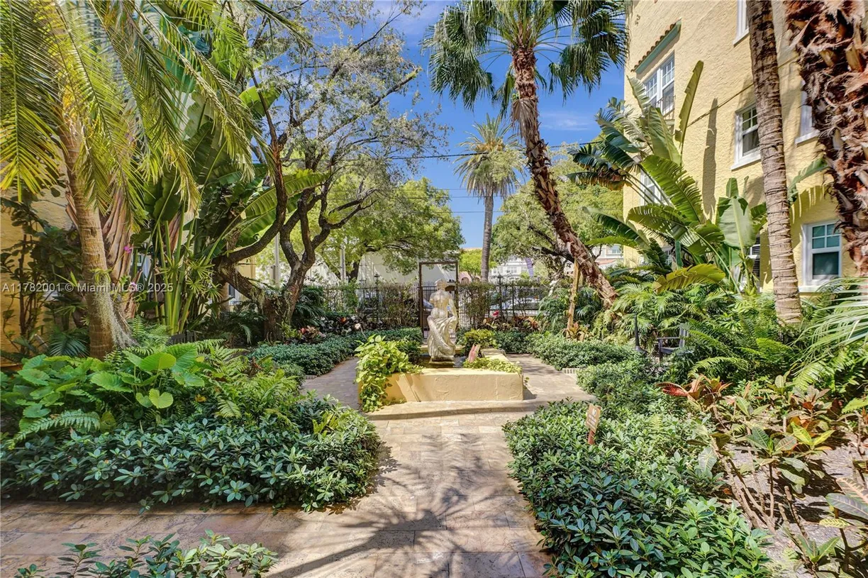 South Florida Real Estate | View 536 14th St, 202 | Listing