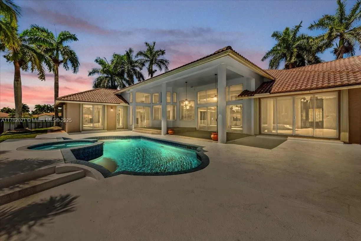 South Florida Real Estate | View 2534 Poinciana Dr | Listing