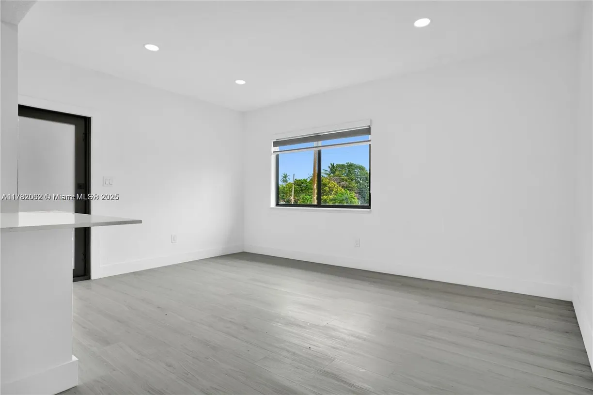 South Florida Real Estate | View 212 Beacom, 212 | Listing