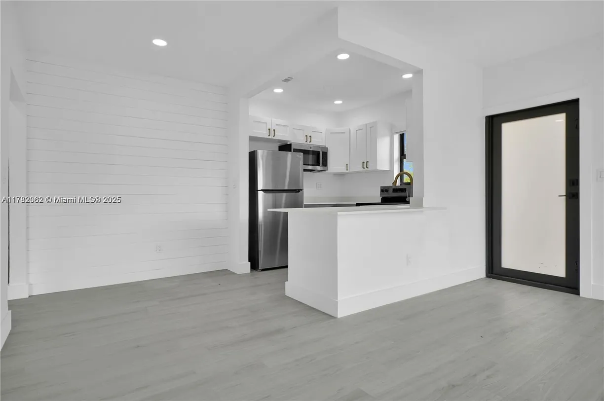 South Florida Real Estate | View 212 Beacom, 212 | 2 Beds, 1 Bath