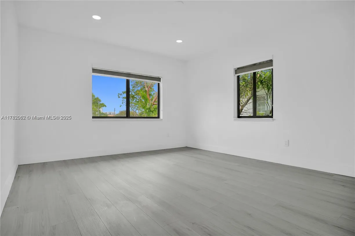 South Florida Real Estate | View 212 Beacom, 212 | Listing