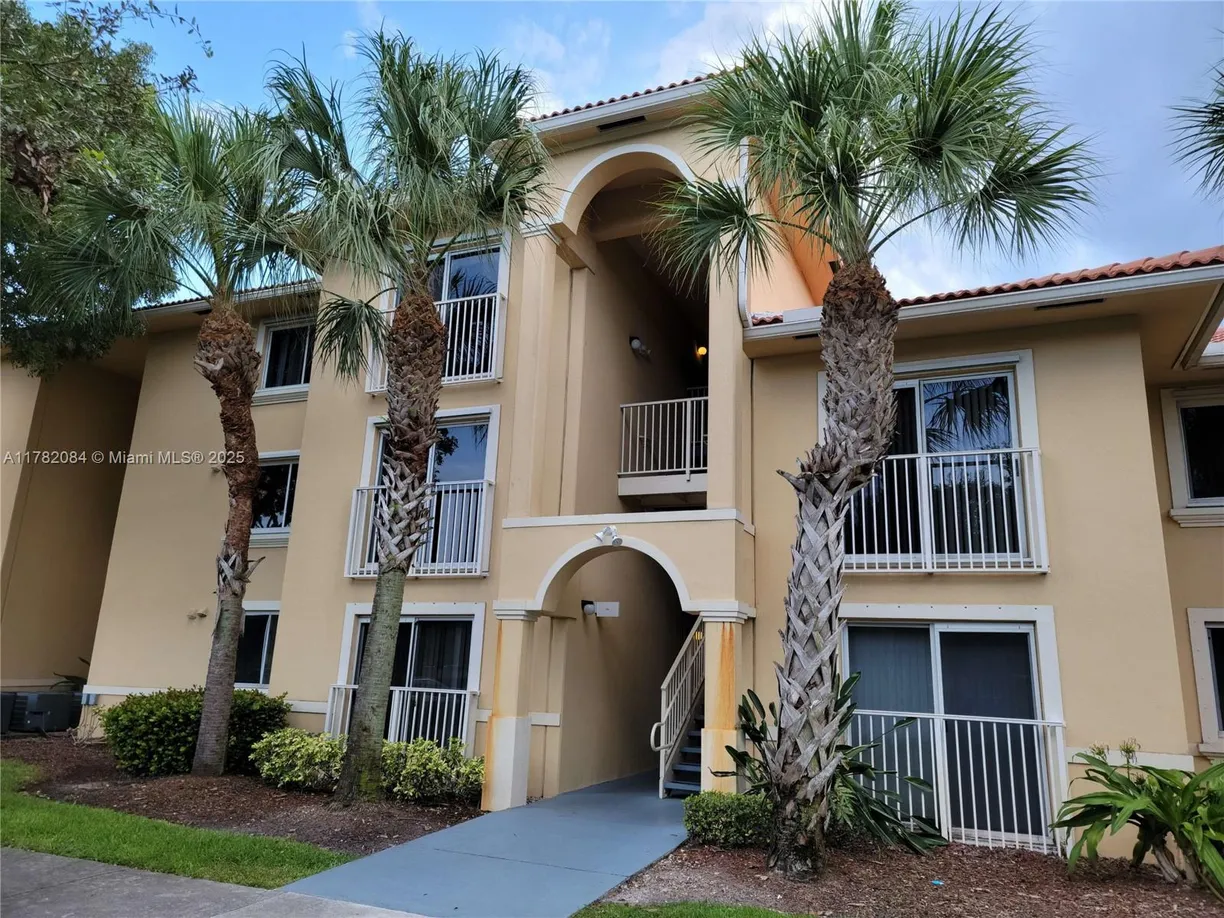 South Florida Real Estate | View 9907 Westwood Dr, 15-2 | 2 Beds, 1 Bath