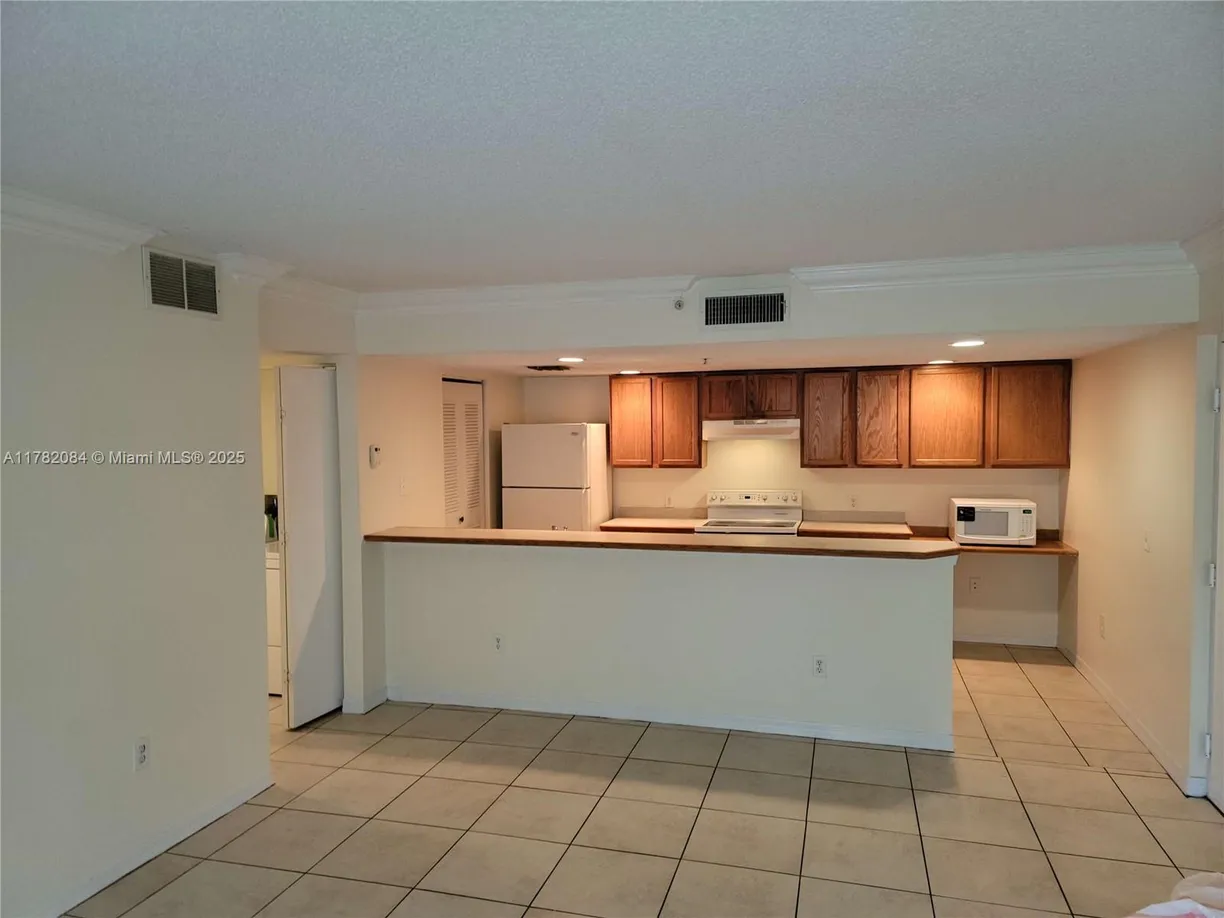 South Florida Real Estate | View 9907 Westwood Dr, 15-2 | Listing