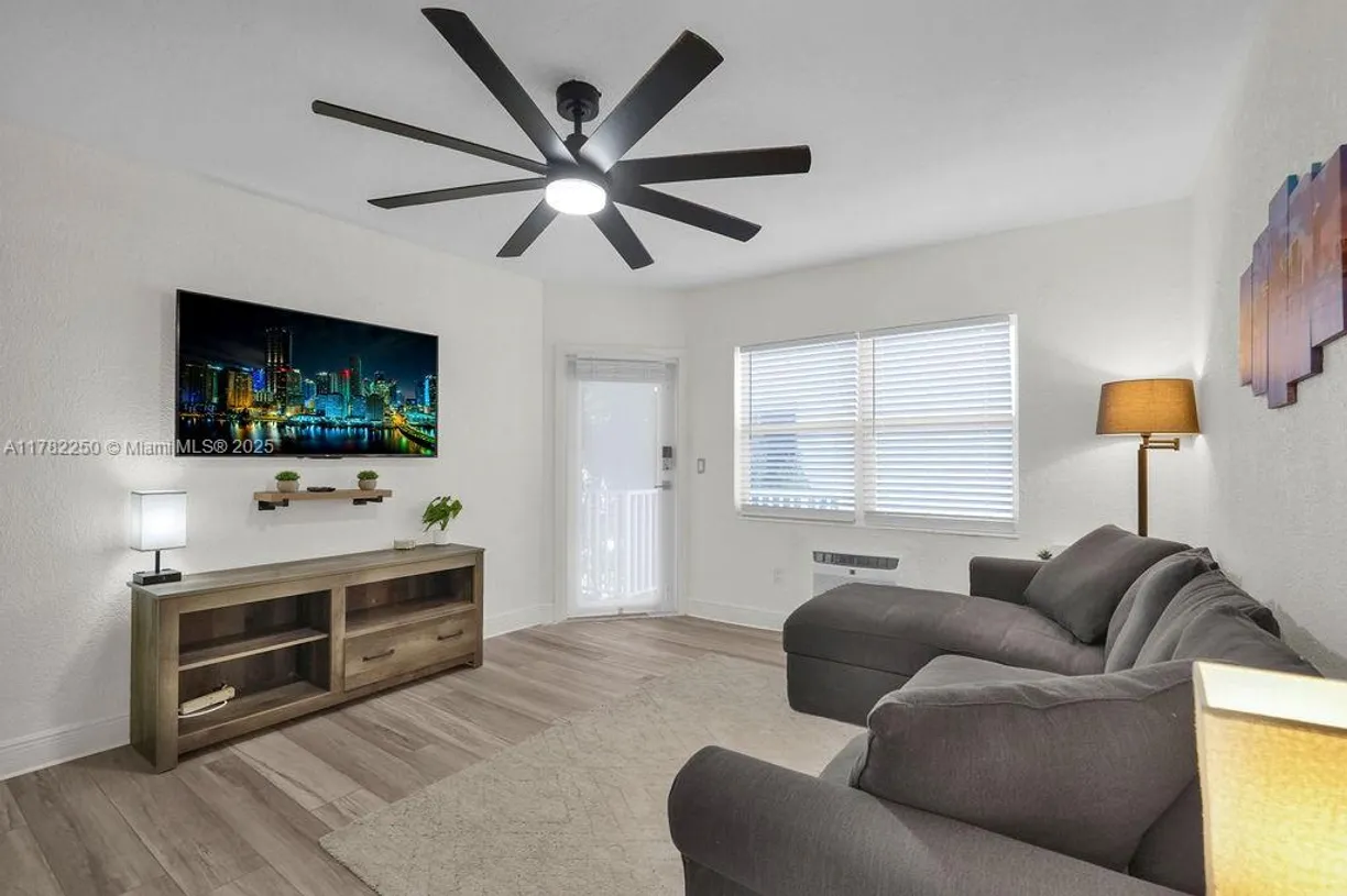 South Florida Real Estate | View 835 Meridian Ave, 11 | 1 Bath