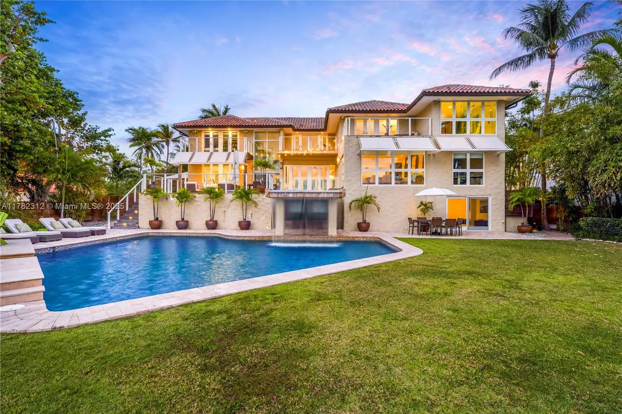South Florida Real Estate | View 510 S Mashta Dr | Listing